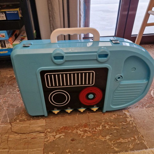 Zanussi play kitchen used with plastic accessories