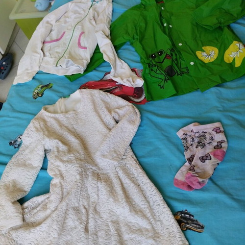 Benetton children's clothes like new, 4 pieces for 6-7 years old
