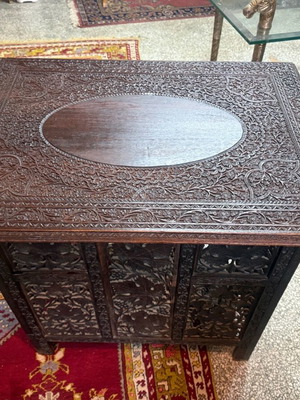 Ξυλόγλυπτο τραπέζι σαν καινούργιο