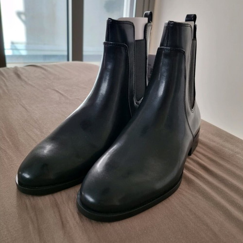 Stradivarius black Chelsea boots new with tags, size 38