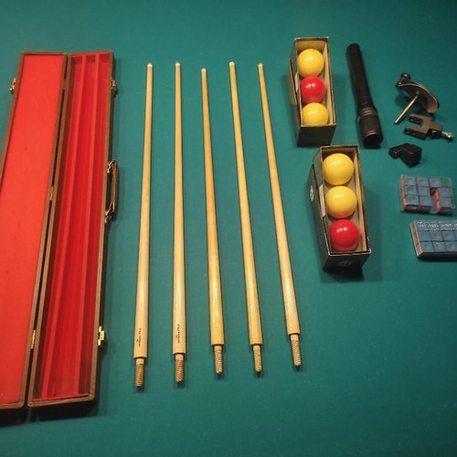 Billiard Cues Longoni Pro2 and Olympia set like new with accessories