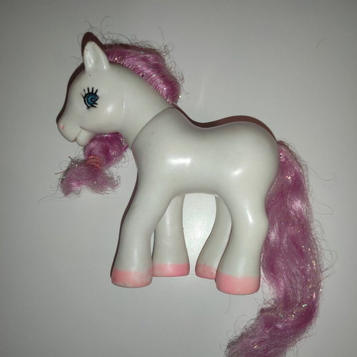 Gi-Go Tootsie Pose pony used, white and pink