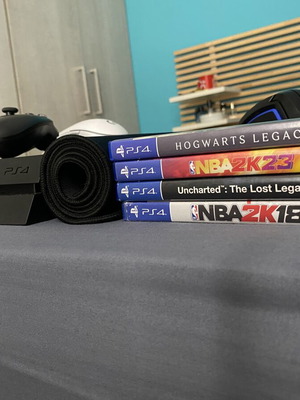 PlayStation 4 PS4 500GB κονσόλα σαν καινούργια με αξεσουάρ gaming και 4 παιχνίδια