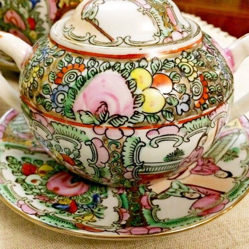 Chinese tea set 乾隆年制 from the 70s
