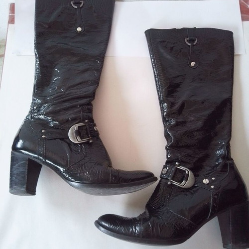 Vero Gomma women's faux leather patent boots used, size 40