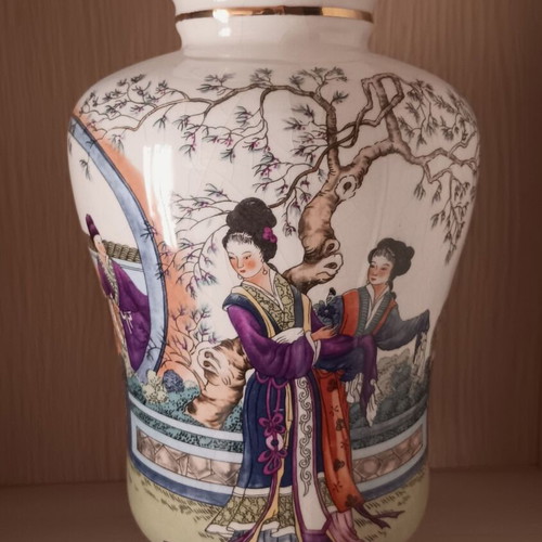 Porcelain vase collectible used, large size, decorative