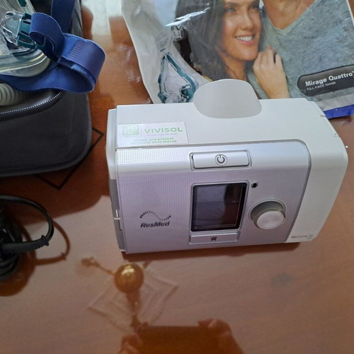 Resmed AirCurve 10 S BiLevel respiratory device like new with case