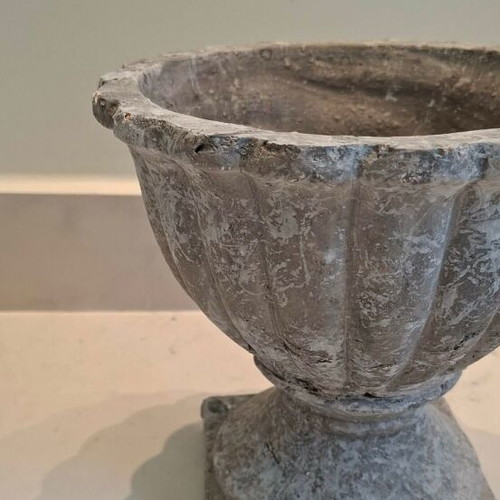 Ceramic planter gray like new