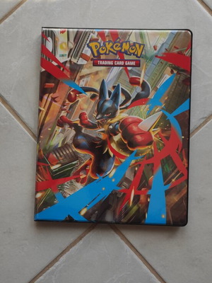Pokémon Binder 252 Slots Mega Evolution Mega Lucario - Mega Kangaskhan like new
