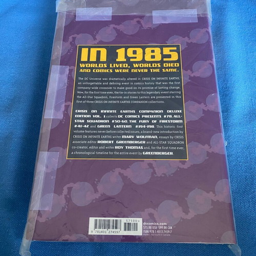 Crisis on Infinite Earths Companion Deluxe Edition Vol. 1 like new