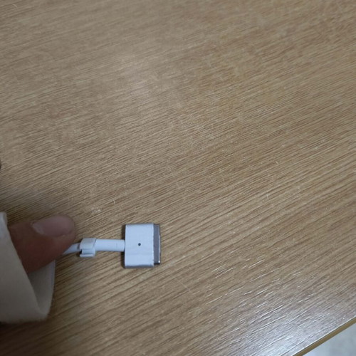 Mac Book Pro 60W T-Shaped Magnetic Charger Adapter New