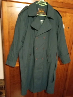 Trench coat men's green size L like new