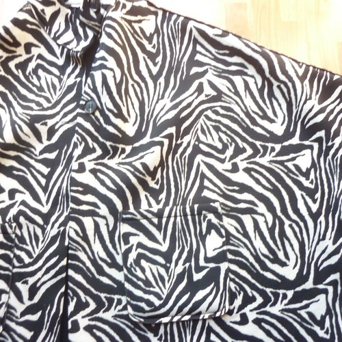 Cape with buttons like new, one size, zebra print