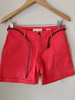 Lynne coral shorts like new with brown braided belt