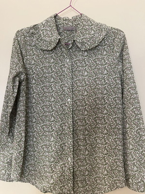 Floral poplin shirt with large collar, like new, size S