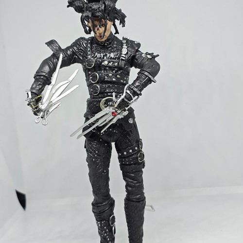 Edward Scissorhands collectible figure 18cm like new