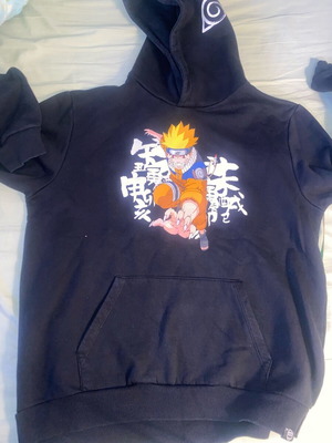 Naruto Bershka hoodie size XL like new, black multicolor