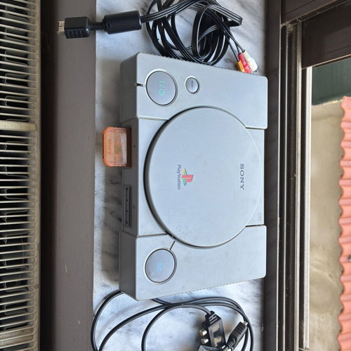 PlayStation 1 and PlayStation 2 Slim used consoles with cables