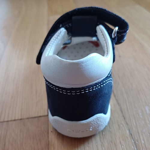 Geox baby sandals size 19 like new with velcro