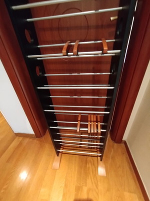 Έπιπλο για CD ξύλινο σαν καινούργιο, χωρητικότητα 300 CD