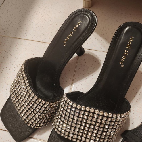 Ideal Shoes black sandals with rhinestones new, size 39