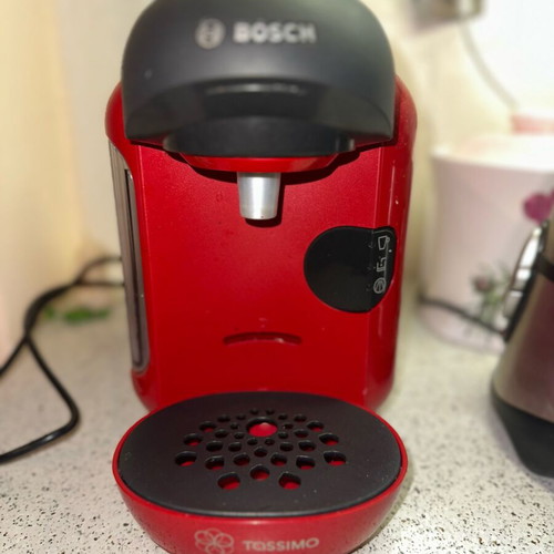 Bosch Tassimo coffee maker red like new