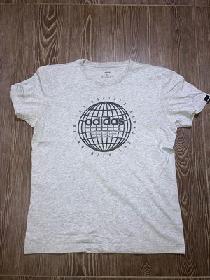 Adidas T-shirt Men Medium Size Grey like New
