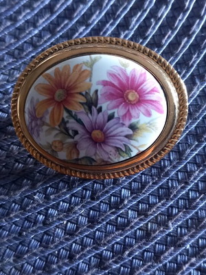 Pin with flowers of excellent quality