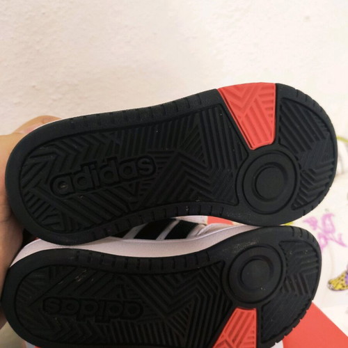 Adidas kids athletic shoes used, white with red, size 28