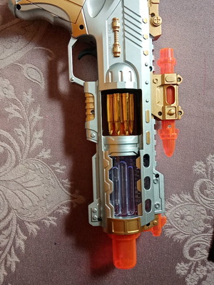 Toy gun like new in excellent condition