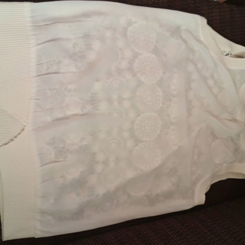 Sleeveless T-shirt with lace, like new, size L 40 12, white