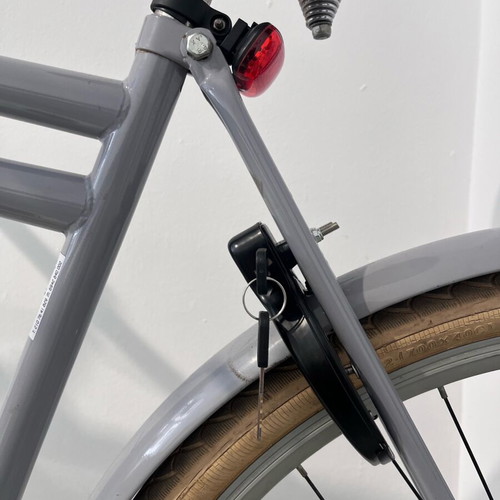 Popal bicycle like new with leather saddle and lock