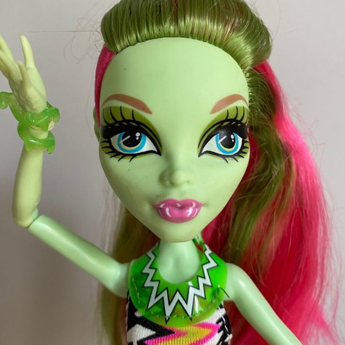 Monster High Venus McFlytrap doll 2012 Swim Class used