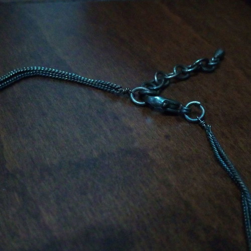 Messy style bayadere necklace used with chain and anthracite pearls