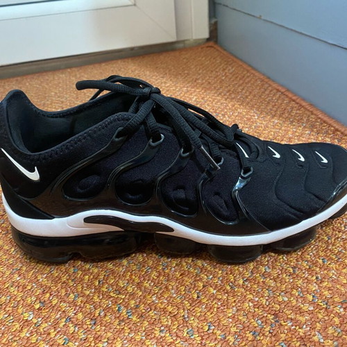 Nike Vapor Max Plus size 44 like new, black sneakers