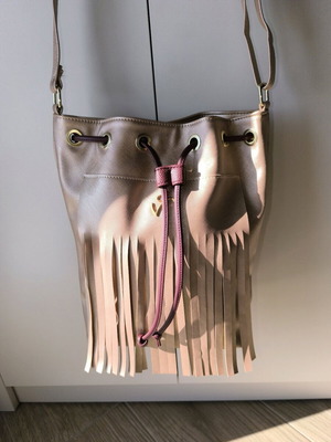 Veta shoulder bag pink gold like new, drawstring style with burgundy cord