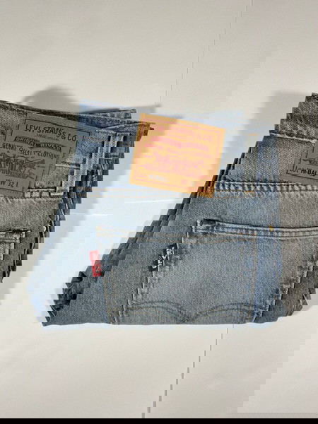 Levis ψηλά μπαλόνια μπλε τζιν με φθορές