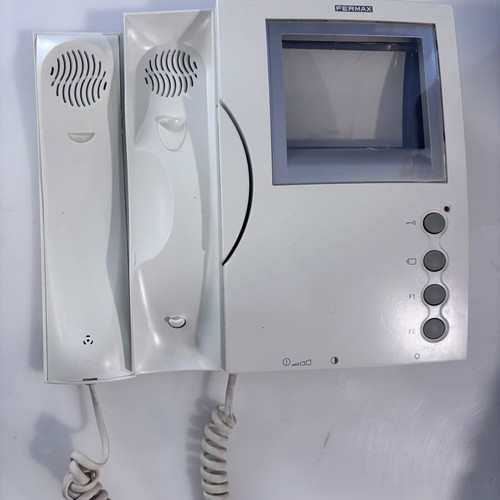 Fermax screen REF 310 like new with handset and mounting bases
