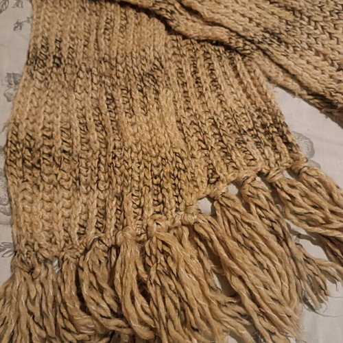 Knitted scarf like new, beige shades, soft and warm