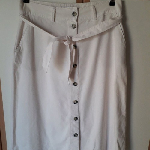 Skirt linen white size 14 Marks & Spencer like new