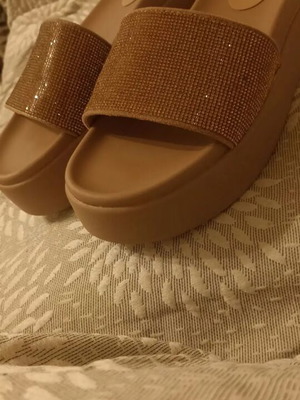 Callesta beige flatform slippers size 41 with gold rhinestones