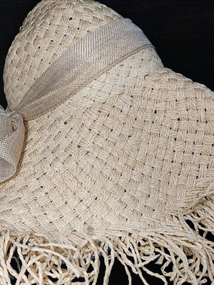 Summer hat like new, size S