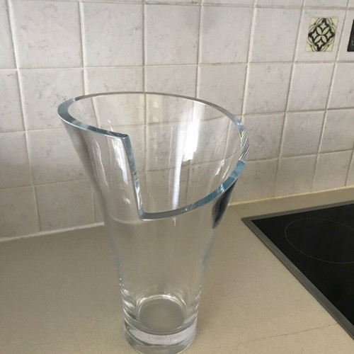 Flower vase new, crystal with unique cut