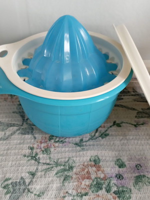 Tupperware Desiree juicer used
