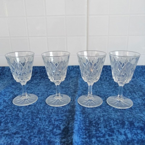 Harlequin crystal liqueur glasses set of 4 like new
