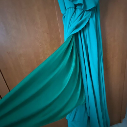 BSB evening dress like new, size 40, emerald color