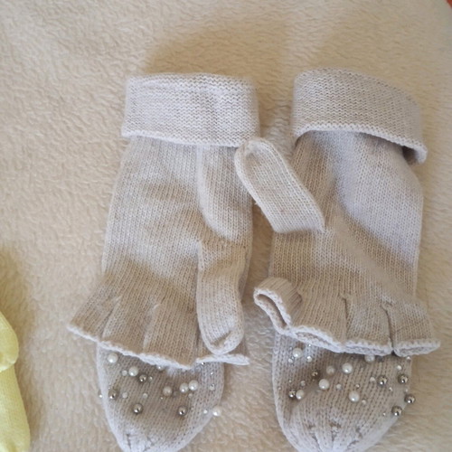 Gloves like new beige and yellow, 1+1 gift