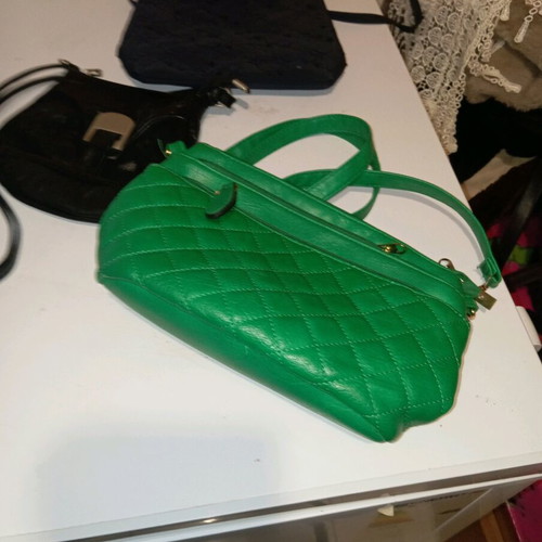 Shoulder bags like new, black and green