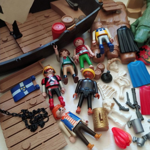 Vintage Playmobil Pirate Island SuperSet 4136 and Accessories