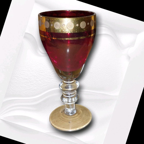 Pitcher and 5 liqueur glasses like new